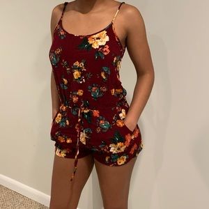 🥀Dark red floral romper 🥀